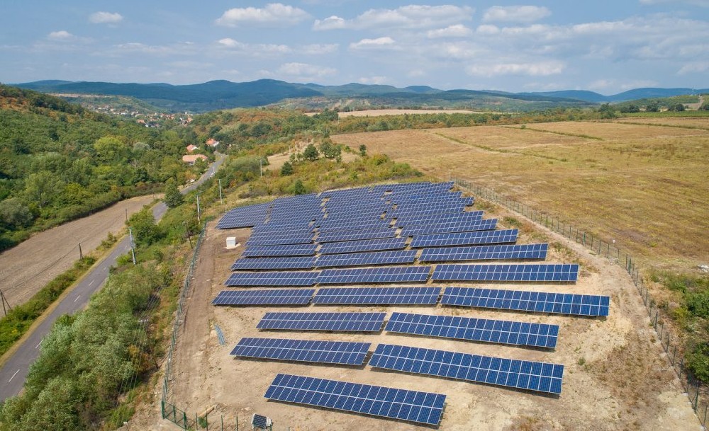 solar farm.jpg